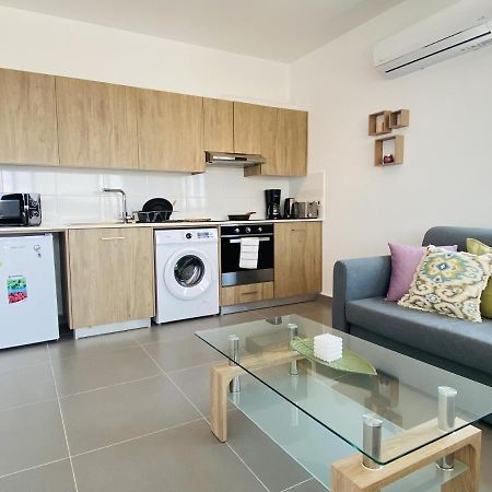 Silver Line 1-Bedroom Apartment In Lárnaka Kültér fotó